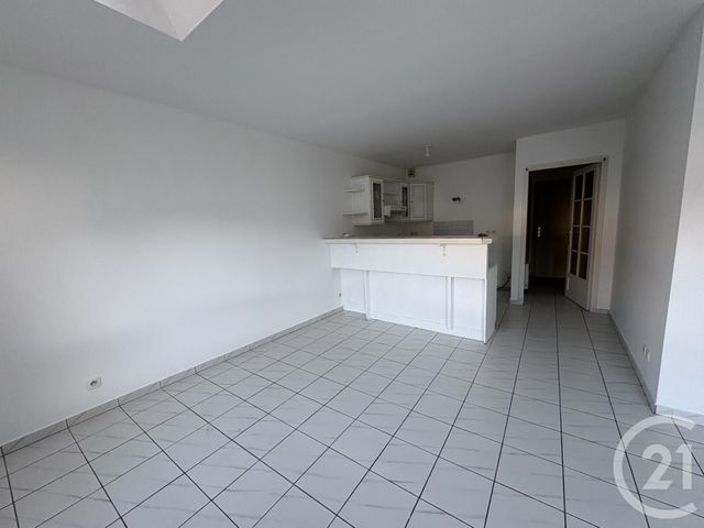 Appartement F2 à louer - 2 pièces - 43.46 m2 - HERBLAY - 95 - ILE-DE-FRANCE - Century 21 Sinval