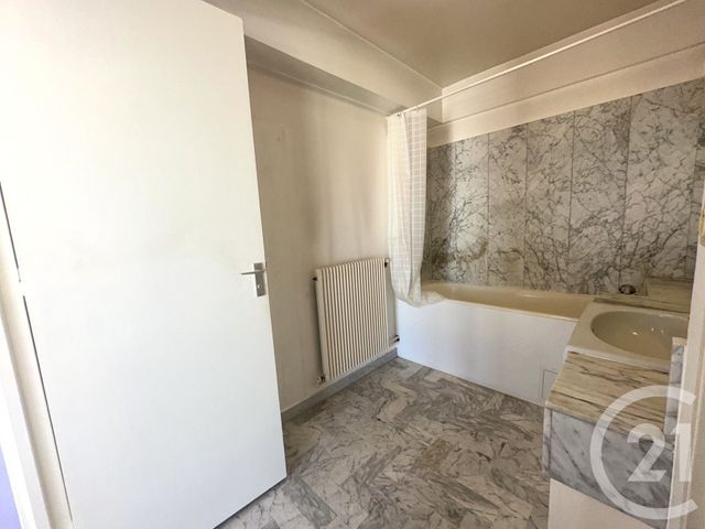 Appartement à vendre - 2 pièces - 42.7 m2 - EPINAY SUR SEINE - 93 - ILE-DE-FRANCE - Century 21 Sinval